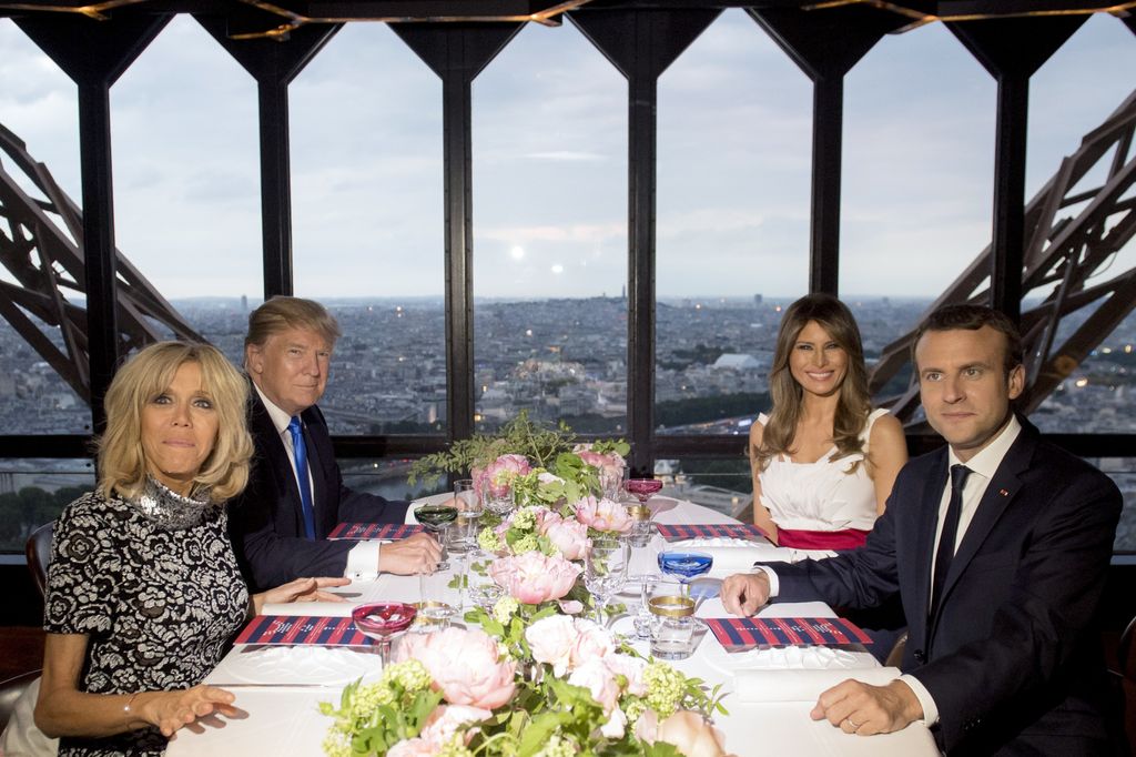 &nbsp;Le due coppie presidenziali cenano al secondo piano della Torre Eiffel