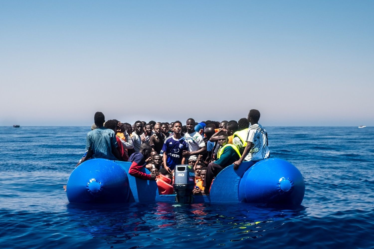 &nbsp;Migranti su un gommone nel Mediterraneo