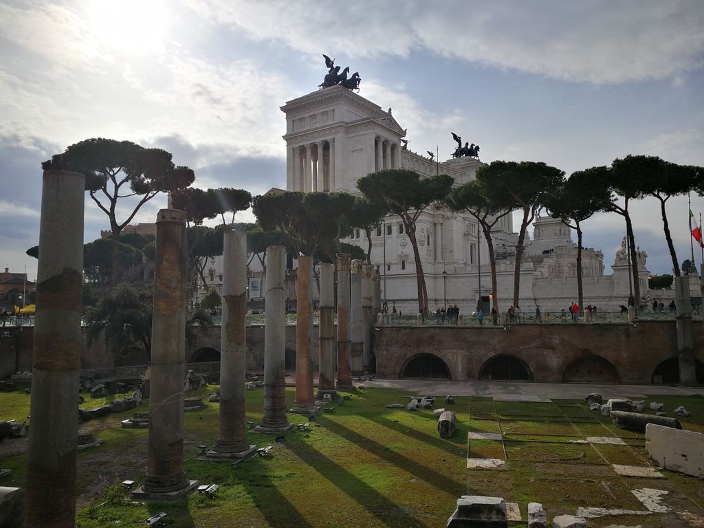 Roma: il Vittoriano visto dai Fori