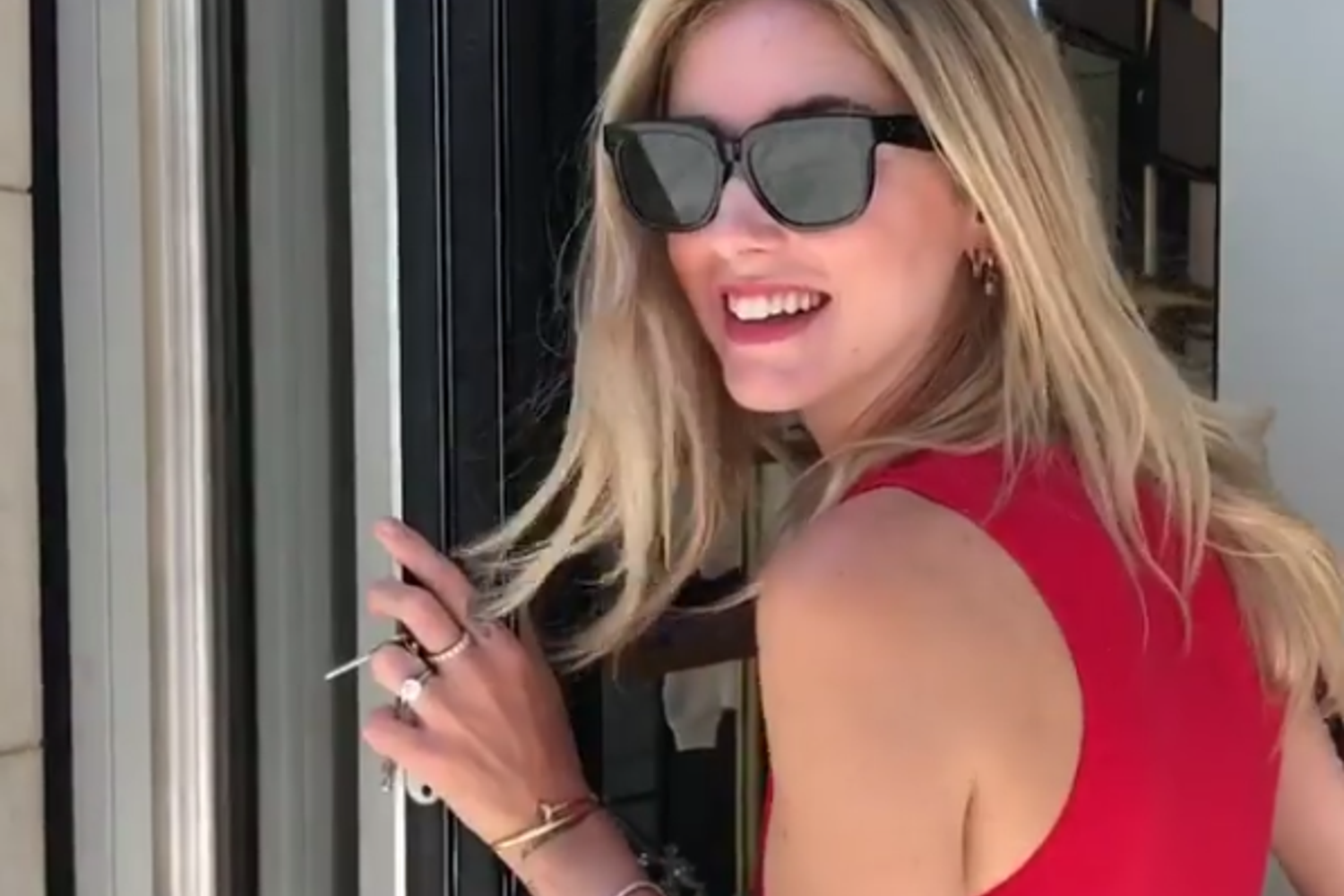 Chiara Ferragni nel suo negozio di corso Como a Milano