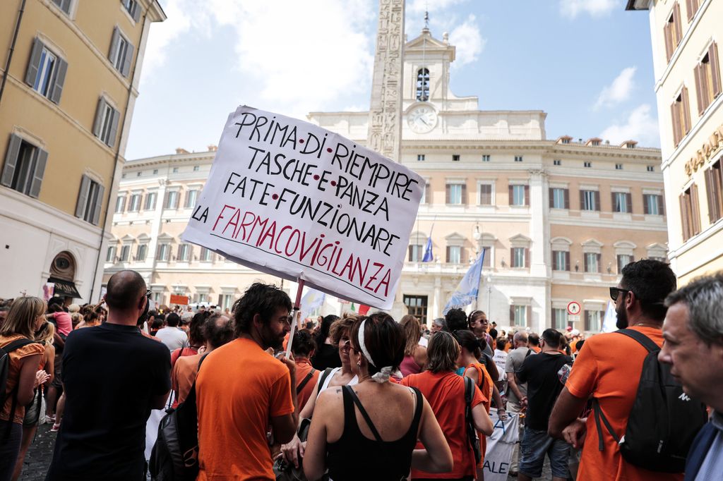 &nbsp;Protesta contro i vaccini a Montecitorio (Agf)