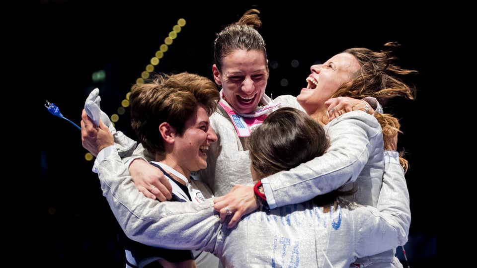 Si tratta dell'ottava medaglia e del terzo oro guadagnato dagli atleti tricolori nella citt&agrave; tedesca. Anche l'oro nel fioretto era stato vinto dal team femminile.