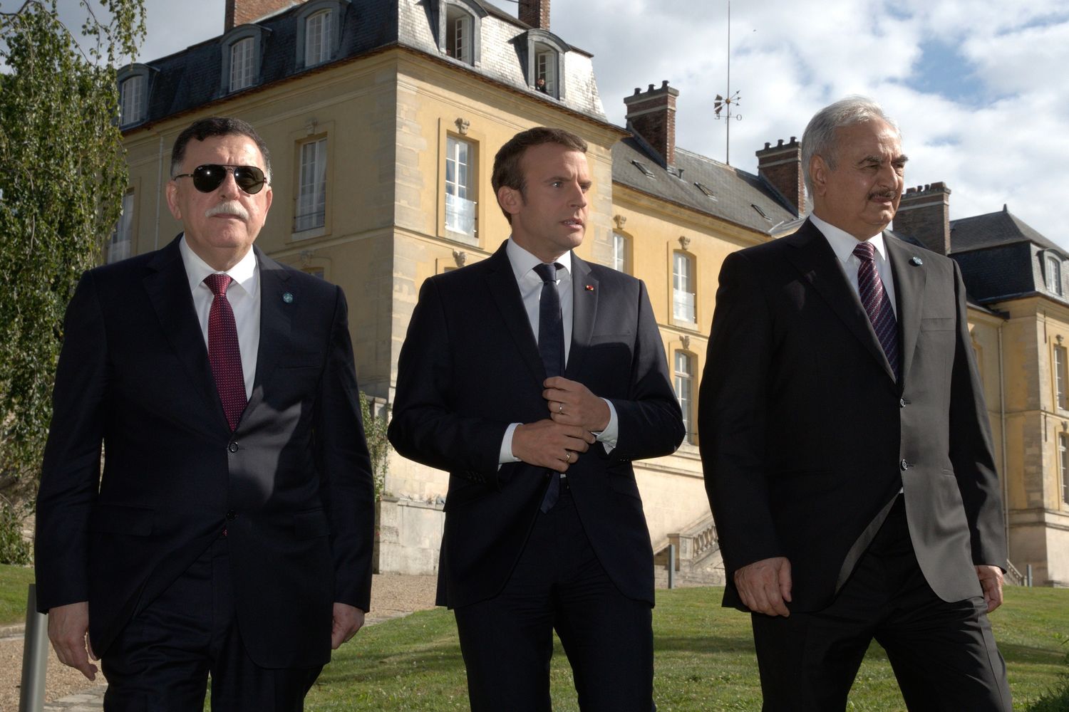 &nbsp;Serraj, Macron e Haftar