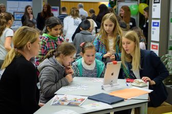 &nbsp;Scuola digitale, studenti ragazzi al computer (Afp)