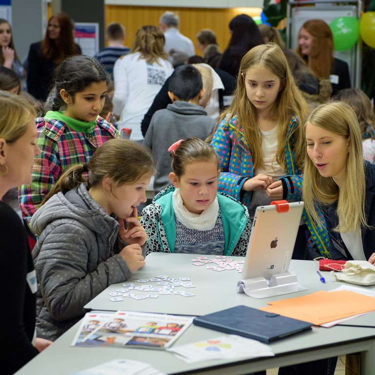 &nbsp;Scuola digitale, studenti ragazzi al computer (Afp)