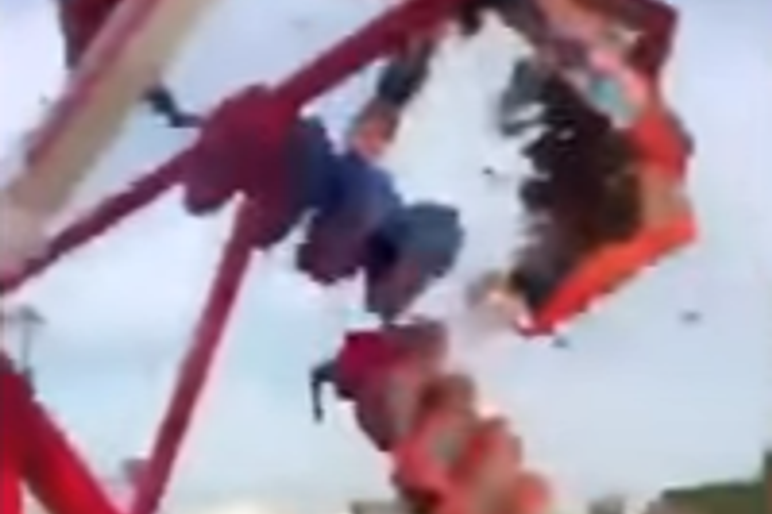 &nbsp;Il momento dell'incidente al luna park in Ohio