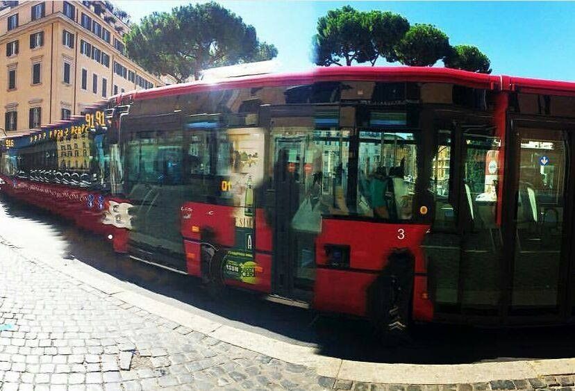 &nbsp;Autobus Atac rossi (Facebook)