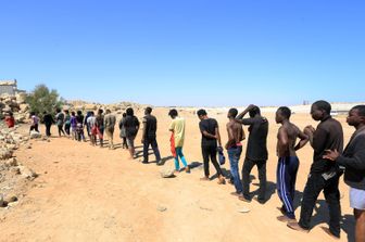 &nbsp;Migranti nel deserto (immagini di repertorio)