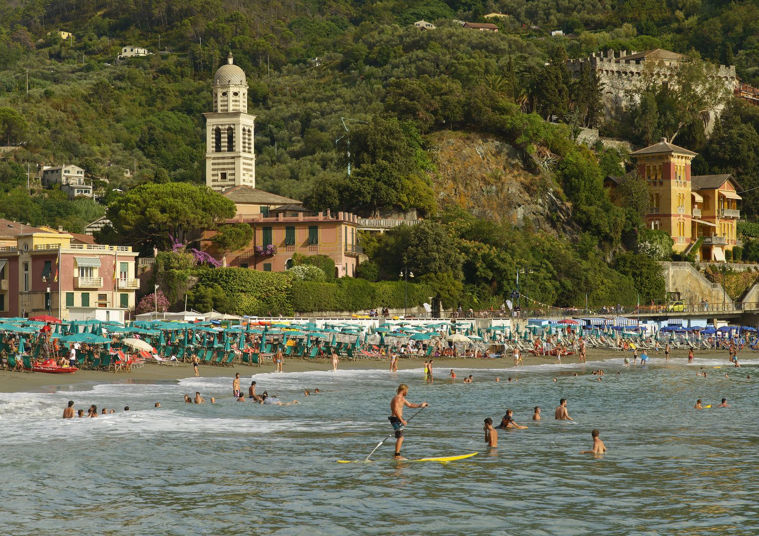 &nbsp;La spiaggia di L&eacute;vanto, boom su Airbnb