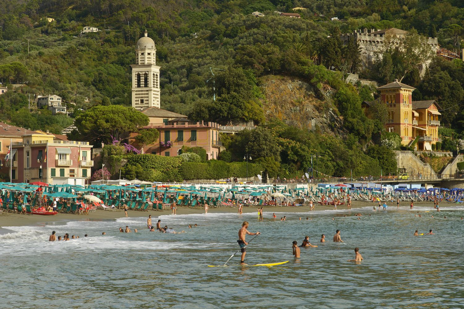 &nbsp;La spiaggia di L&eacute;vanto, boom su Airbnb