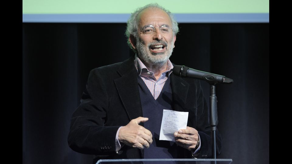 Gad Lerner: Nel 2000 il giornalista ottiene la direzione del TG1 da cui si dimette dopo solo tre mesi per le polemiche che hanno fatto seguito alla sua decisione di non pubblicare l'ultima intervista al giudice Paolo Borsellino, ucciso dalla mafia nel 1992. Nel 2001 passa a Tele Monte Carlo, destinata a diventare da l&igrave; a poco La7, dove, per un breve periodo, assume l'incarico di direttore dei notiziari. Lerner &egrave; l'ultimo direttore di TMC News e il primo direttore del Tg La7. Per dieci anni conduce L'infedele. Nel luglio 2013 dopo 12 anni, Lerner dice addio a La7. Quest'anno, dopo una parentesi a Repubblica, &egrave; tornato in Rai con &quot;Operai&quot;.