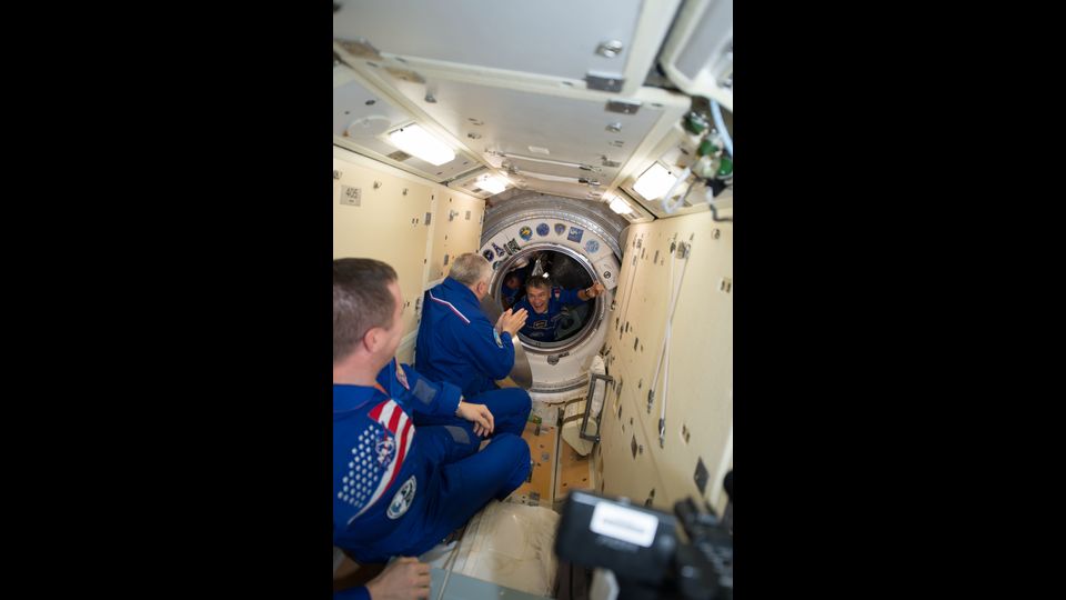 Nespoli &egrave; al lavoro su Mares, (Muscle Atrophy Research and Exercise system) un esperimento per studiare il sistema muscolare degli astronauti e contribuire cosi a rispondere ad alcune delle domande essenziali che riguardano le missioni spaziali di lunga durata: come reagisce il corpo umano alla microgravit&agrave; ? Quanto velocemente i muscoli si indeboliscono se non vengono usati da un astronauta?