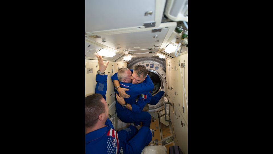 Partendo per la sua nuova missione sulla Stazione Spaziale Internazionale, Paolo Nespoli aveva promesso che avrebbe &quot;portato tutti nello spazio&quot; grazie al potere della rete.&nbsp;