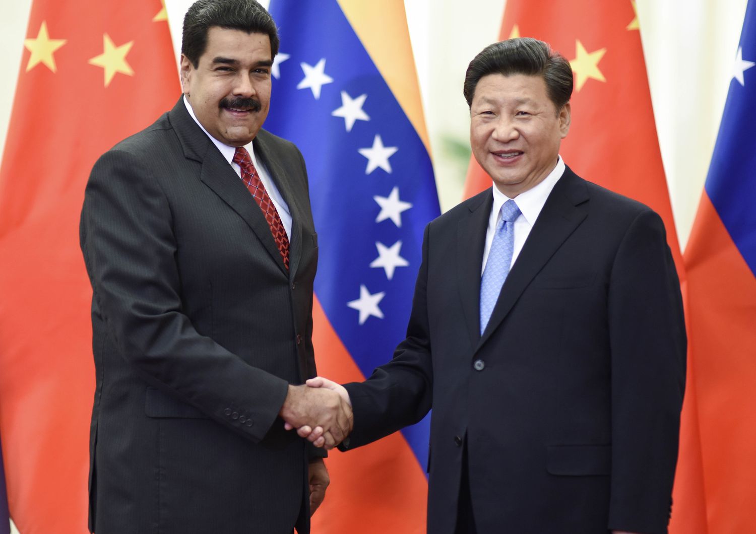 &nbsp;il presidente venezuelano Nicolas Maduro e il presidente cinese Xi Jinping (Afp)