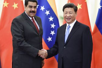 &nbsp;il presidente venezuelano Nicolas Maduro e il presidente cinese Xi Jinping (Afp)