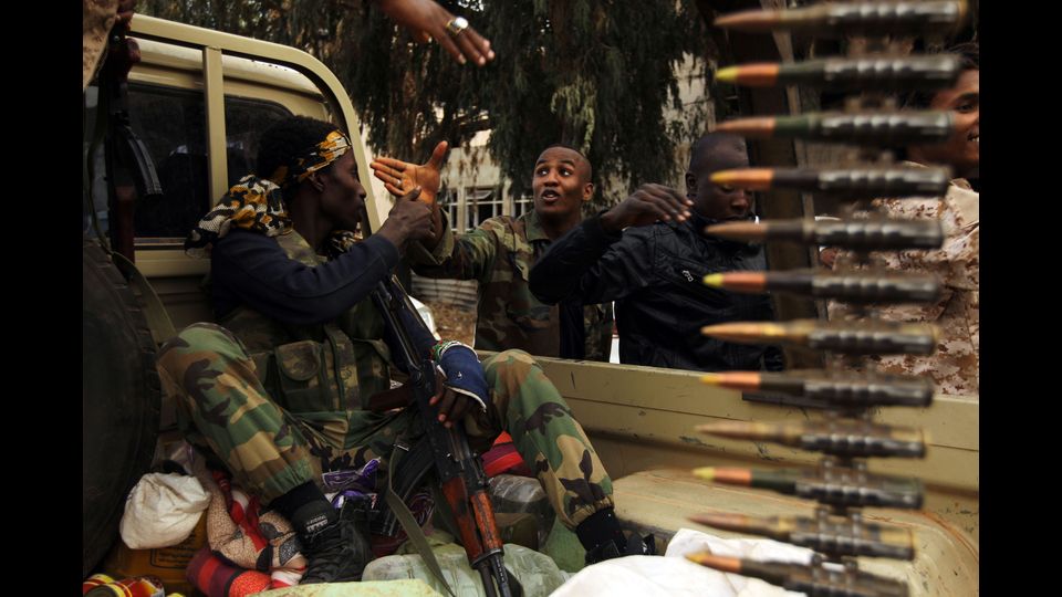 &nbsp;L&rsquo;Espresso ricorda che &egrave; stato ottimo il rapporto con il Colonnello Gheddafi, che un giorno ha detto di lui: &laquo;Era un figlio per me. E io ero il suo padre spirituale&raquo;. Gheddafi gli fa fare carriera e gli d&agrave; le chiavi della guerra con il Chad.