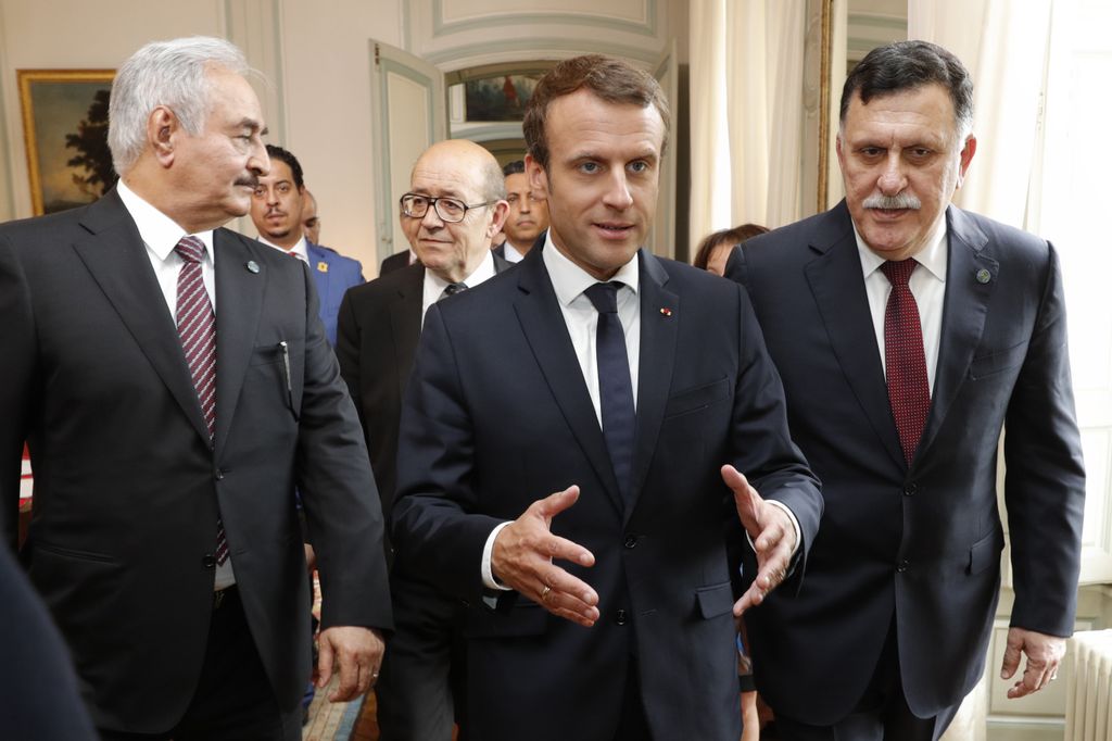Haftar con Macron e al-Sarraj