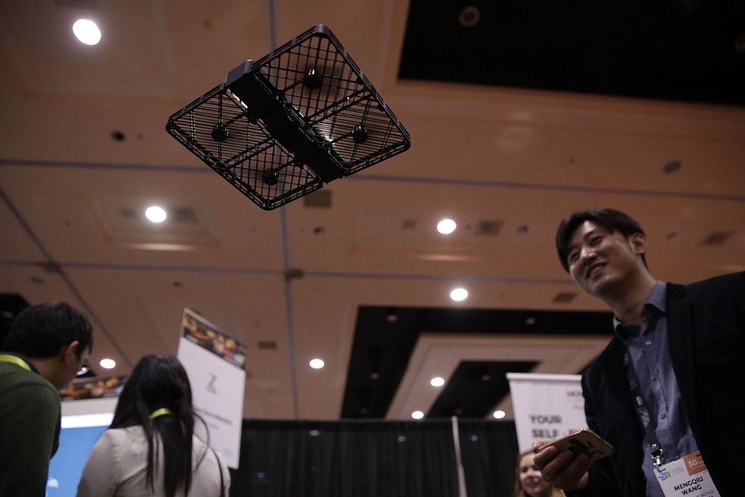 &nbsp;Meng Qiu Wang, numero uno di Zero Zero Robotics, alle prese con la Hover Camera Passport