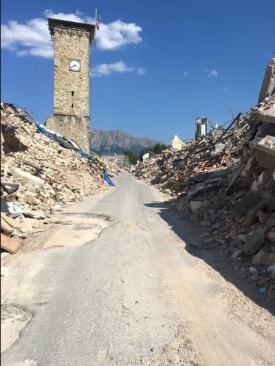 &nbsp;Amatrice, terremoto, macerie (Twitter)