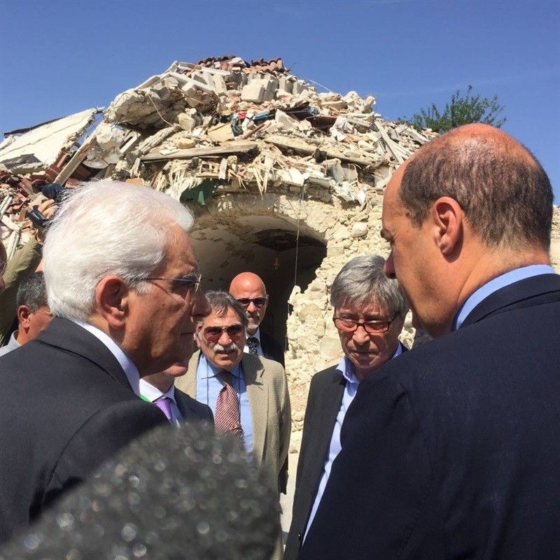 &nbsp;Accumoli, terremoto, macerie. Nella foto la visita del presidente Mattarella (Quirinale)