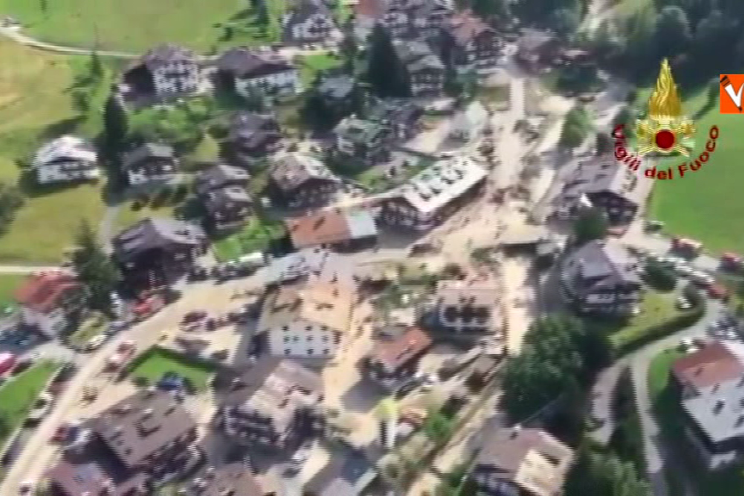 Cortina colpita dalla bomba d'acqua (Vista)