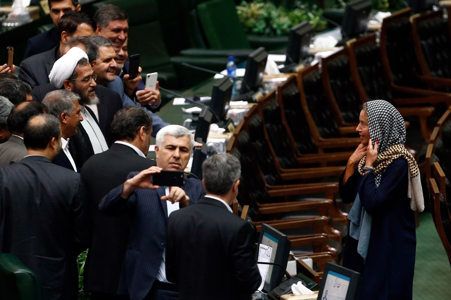 &nbsp;I selfie con la Mogherini nel Parlamento iraniano&nbsp;