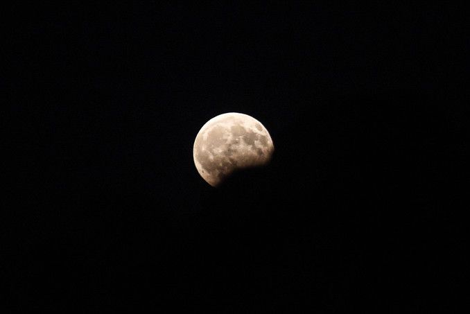 &nbsp;Uno sguardo sull'eclissi lunare dalla Grecia