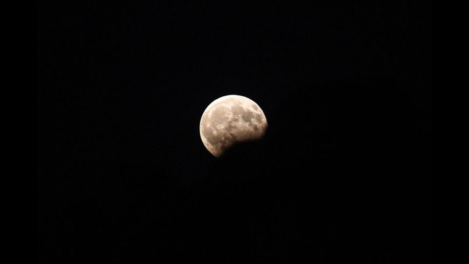 &nbsp;Uno sguardo sull'eclissi lunare dalla Grecia