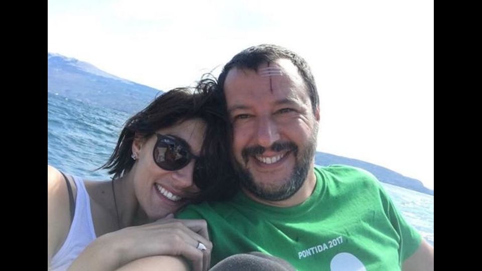 &nbsp;Matteo Salvini con la Isoardi, Lago di Garda