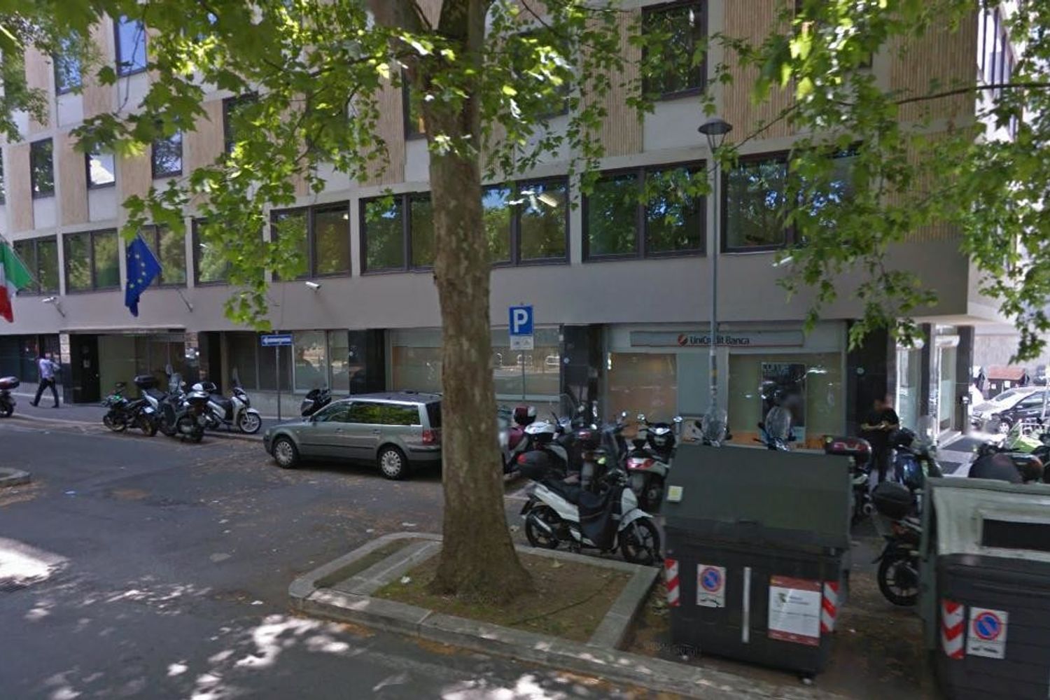 &nbsp;Viale Maresciallo Pisdulski, Roma. Cassonetto dove sono stati ritrovati i resti di una donna uccisa