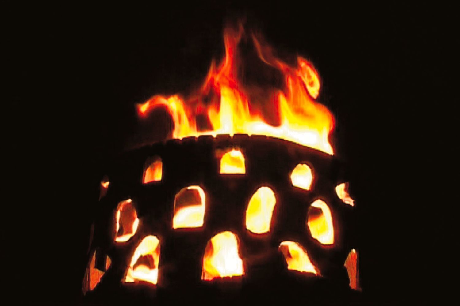 &nbsp;Paolo Canevari, Burning Colosseum, 2006