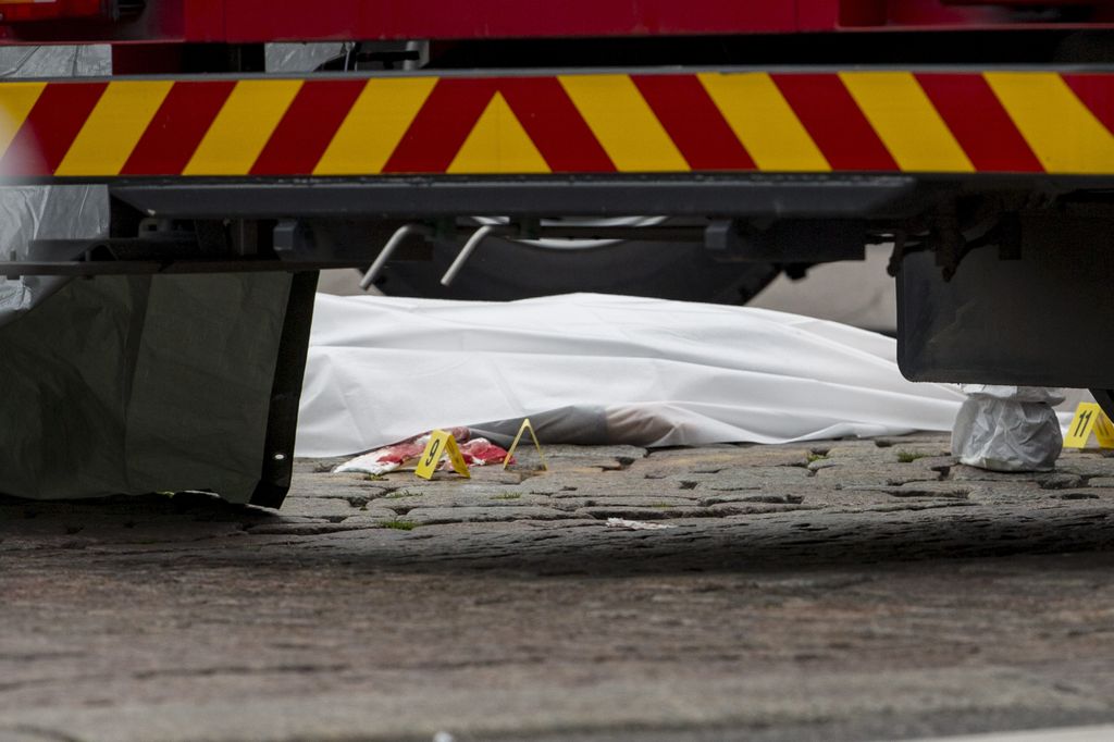 &nbsp;Il corpo di una delle vittime dell'attentato di Turku