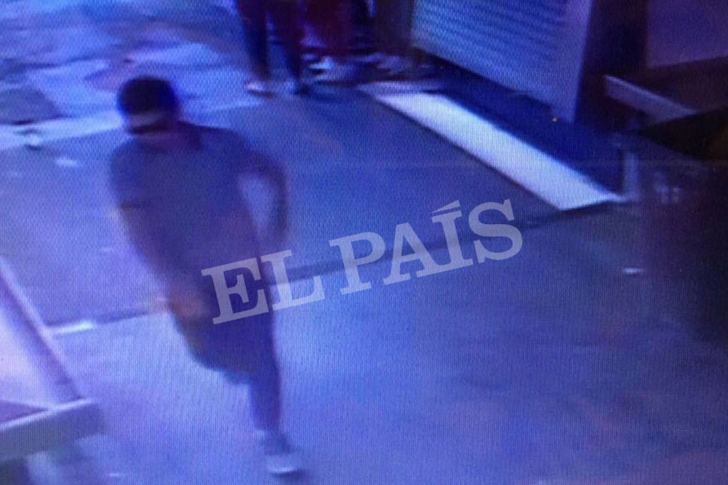 Le immagini del presunto terrorista della Rambla, fuggito per il mercato&nbsp;della Boqueria