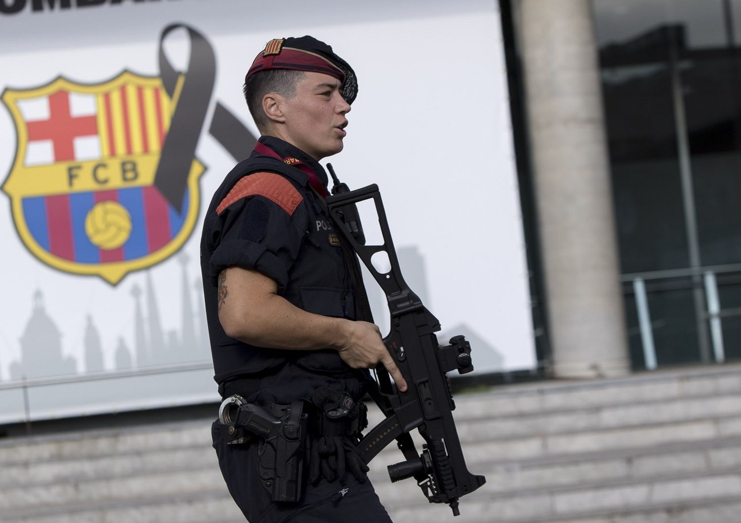 &nbsp;Un poliziotto catalano