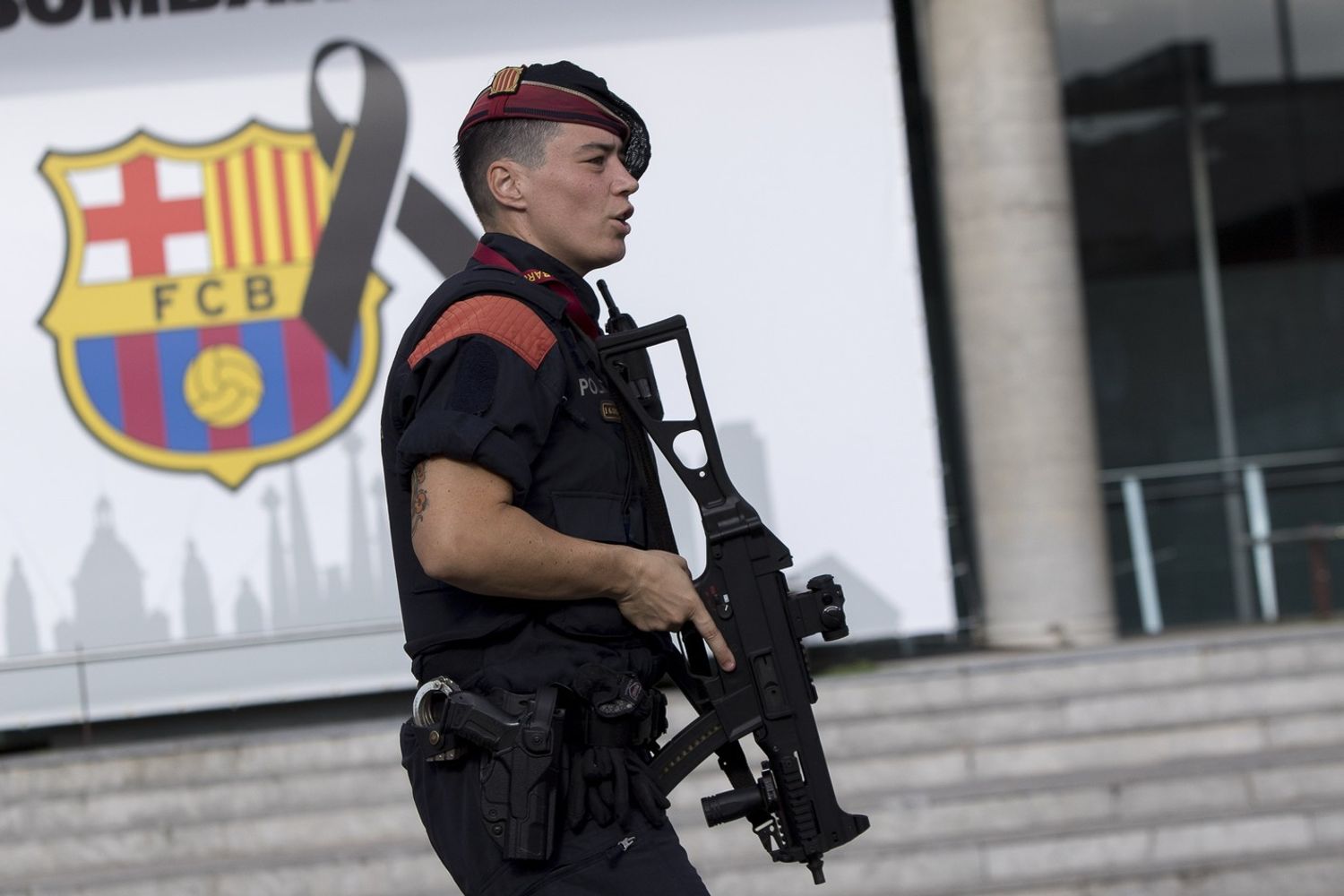 &nbsp;Un poliziotto catalano