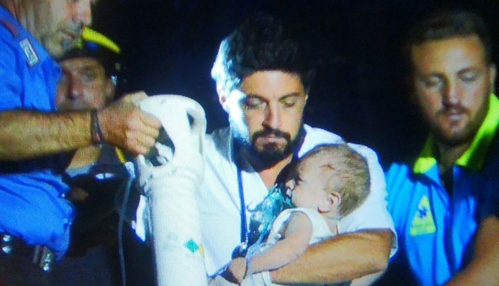 Neonato estratto vivo dopo 7 ore - Gaetano Di MEGLIO / AFP