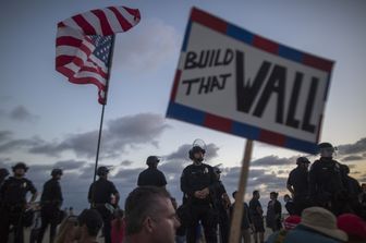 &nbsp;Un raduno pro-Trump a Laguna Beach