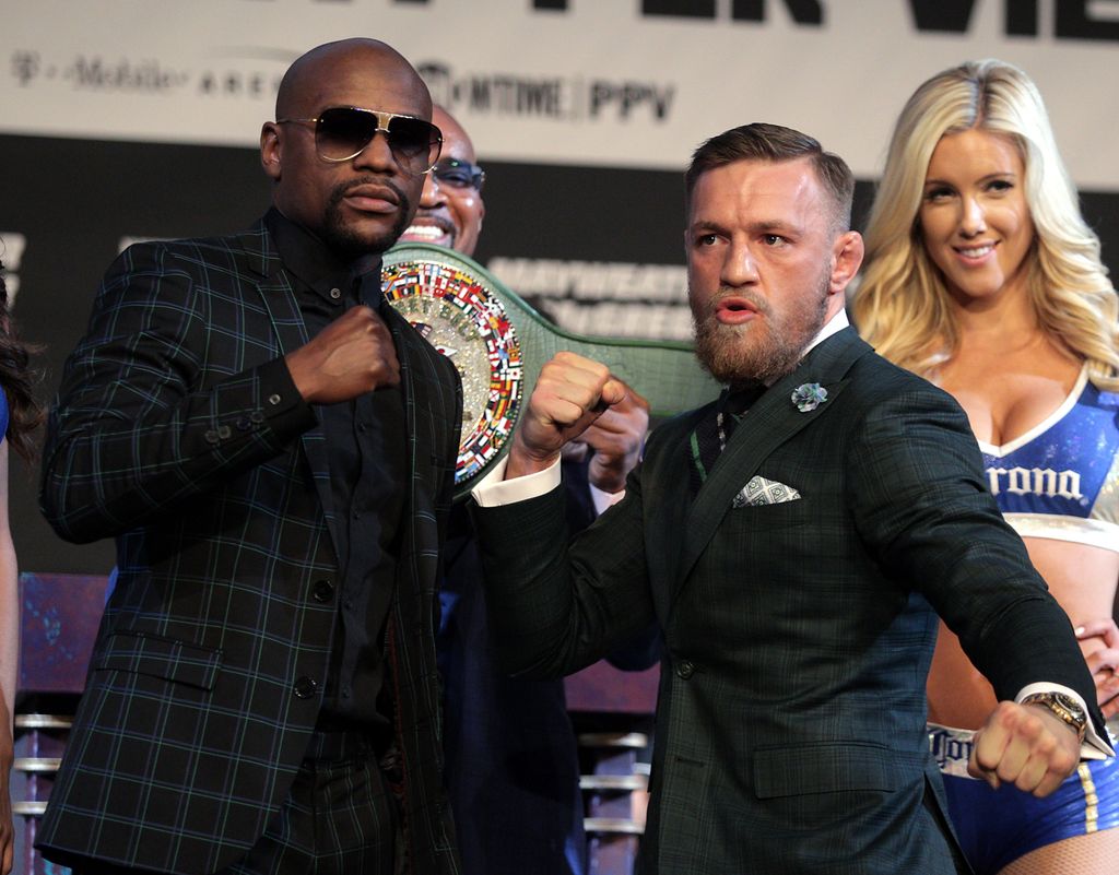 &nbsp;Floyd&nbsp;Mayweather&nbsp;jr a sinistra&nbsp;e&nbsp;Conor&nbsp;McGregor a destra&nbsp;