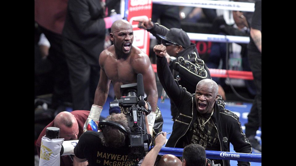 &nbsp;Incontro vero? Non &egrave; dato saperlo, ma non ha molta importanza: lo spettacolo ha vinto. E anche gli organizzatori di questa sfida impossibile che in molti hanno definito una &quot;pagliacciata&quot;.