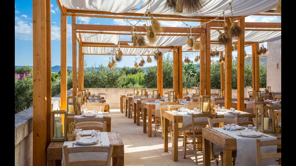 &nbsp;Hotel Borgo Egnazia, la terrazza del ristorante La Frasca
