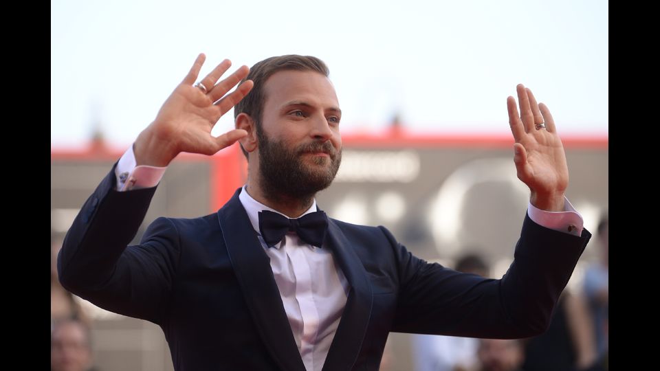 &nbsp;L'attore Alessandro Borghi alla cerimonia di apertura della 74ma Mostra del Cinema di Venezia (Afp)