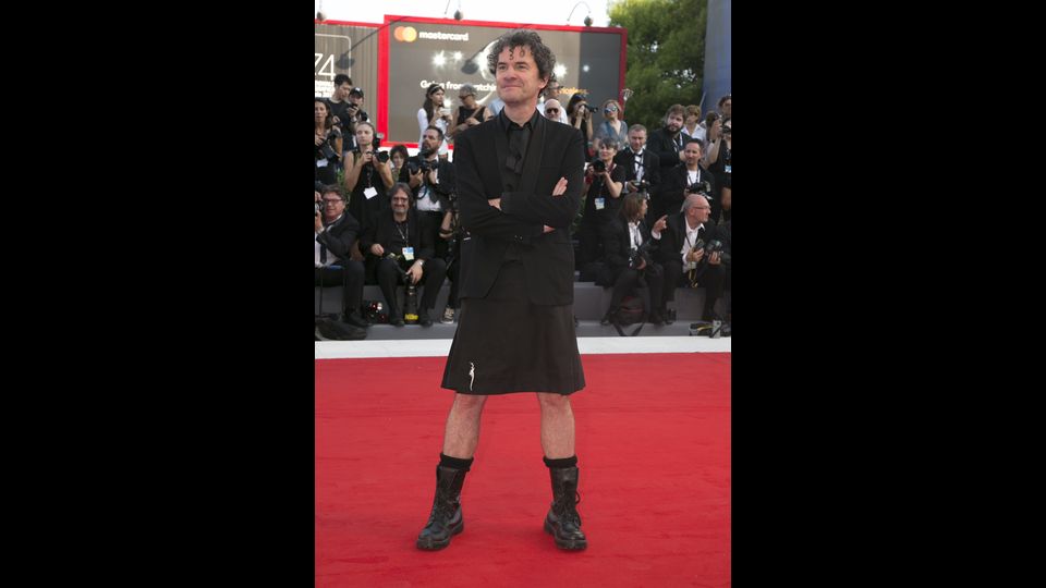 &nbsp;Mark Cousins alla cerimonia di apertura della 74ma Mostra del Cinema di Venezia (Afp)