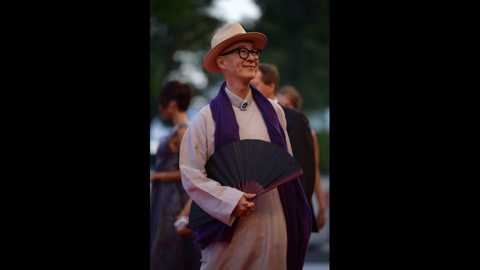 &nbsp;Il regista e membro della giuria Yonfan alla cerimonia di apertura della 74ma Mostra del Cinema di Venezia (Afp)
