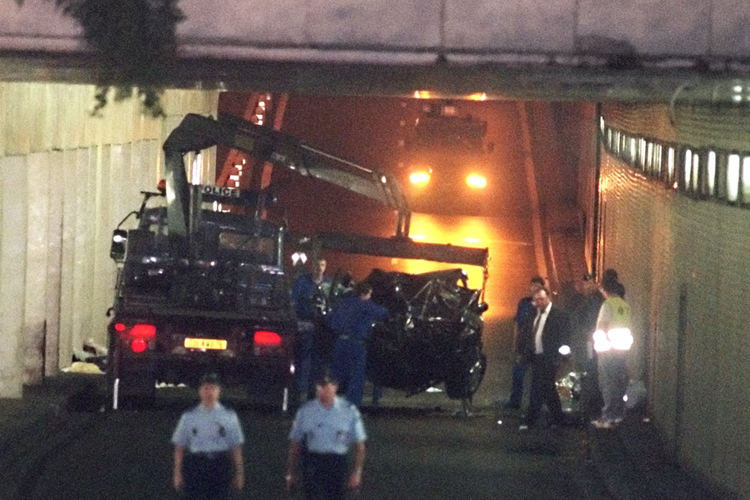&nbsp;Il Tunnel sotto al Pont de l'Alma a Parigi, la notte tra il 30 e il 31 agosto 1997, dopo l'incidente in cui morirono Diana Spencer e Dodi Al-Fayed