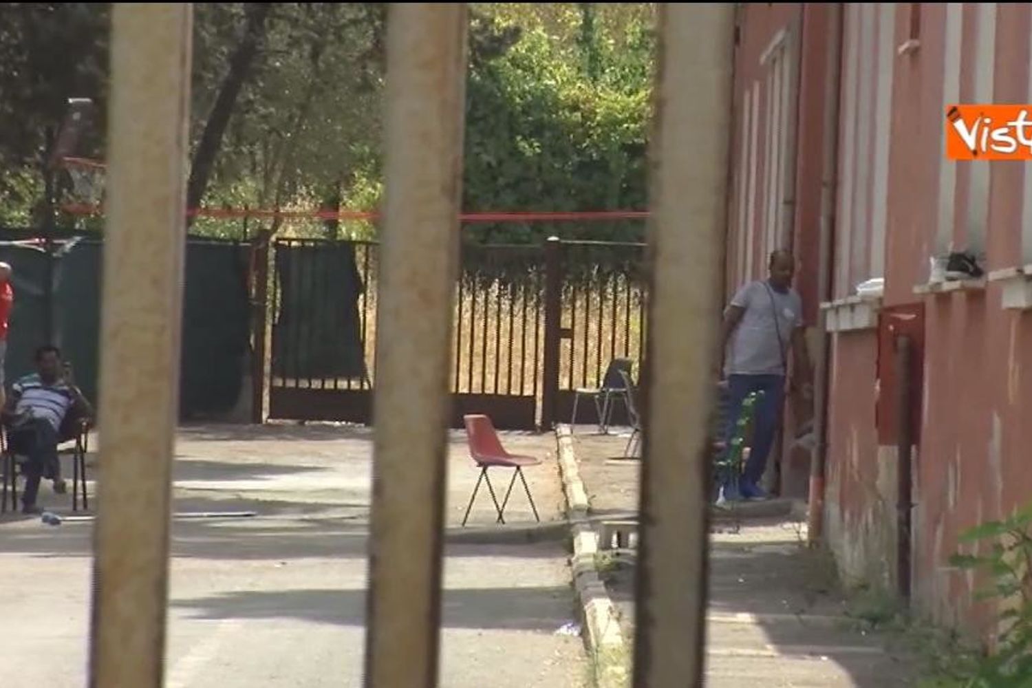 &nbsp;Presidio polizia a centro migranti a via del Frantoio