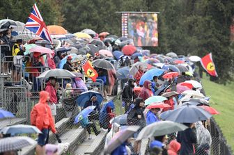 &nbsp;GP Monza, i tifosi attendono sugli spalti (Afp)