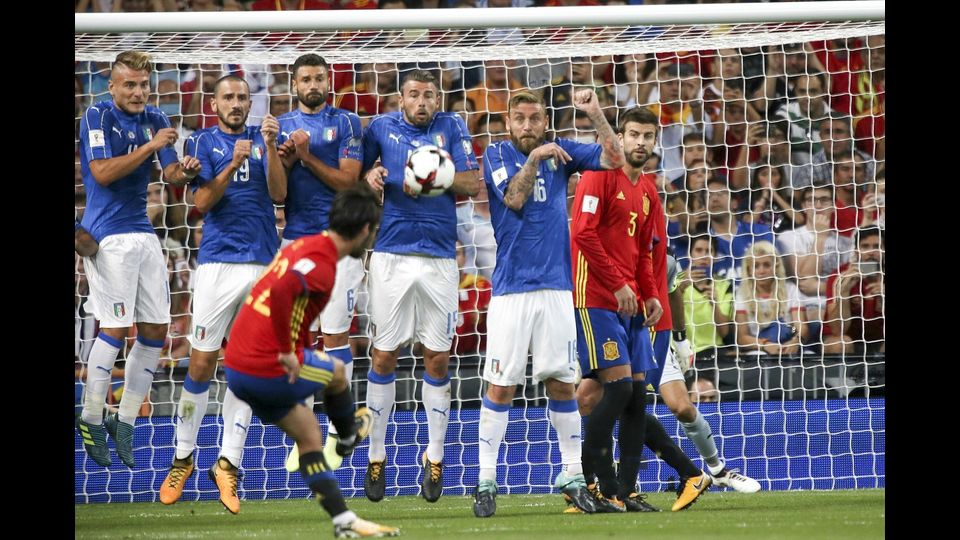 &nbsp;La punizione di Isco, vista da un'altra angolazione