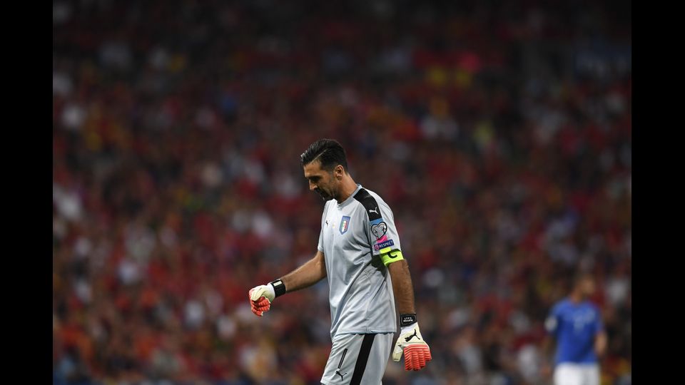 &nbsp;L'Italia ha perso 3 a zero contro la Spagna nella sfida valida per la qualificazione ai Mondiali del 2018. Per la nazionale guidata da Giampiero Ventura adesso potr&agrave; ambire al massimo allo spareggio per poter andare ai Mondiali. Al meno che la Spagna non faccia un improbabile passo falso nella prossima partita.&nbsp;L'Italia nel prossimo turno delle qualificazioni incontrer&agrave; Israele marted&igrave; prossimo a Reggio Emilia.&nbsp;