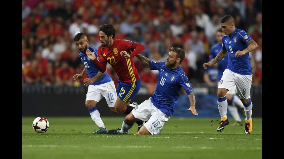 &nbsp;Ancora un momento chiave della partita, con Isco che sfugge a centrocampo alla marcatura di De Rossi dopo aver saltato Verratti (una vera sfida tra i due, stravinta dal madrileno), con Insigne a rincorrerlo&nbsp;
