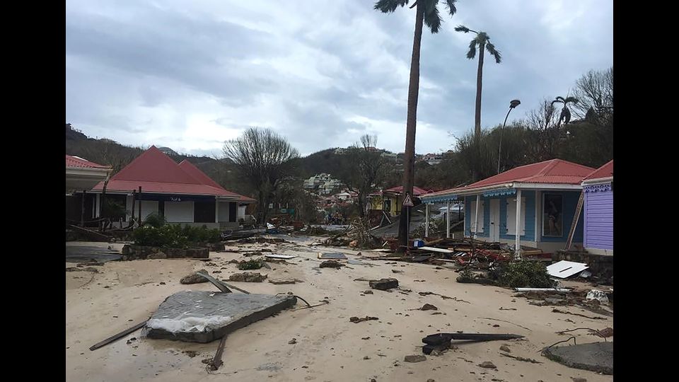 Una strada di Gustavia, nei Caraibi dopo l'uragano Irma (Afp)&nbsp;